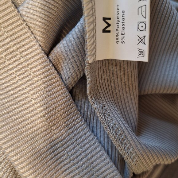 Grey top - Picture 8 of 9